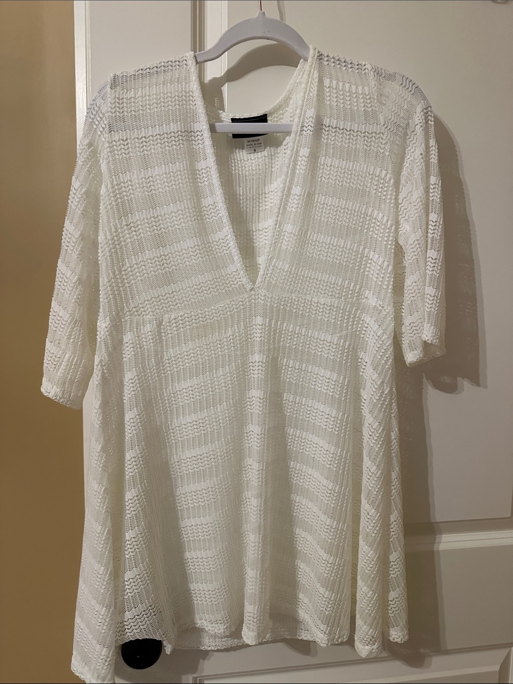 Jordan Taylor White Knit V-Neck Swim Cover-Up